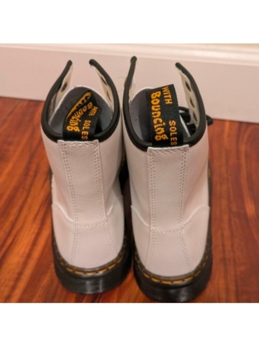 Dr. Martens Womens US 7 Zavala White Patent Leather 8 Eye Combat Boots 052026 - Picture 4 of 7